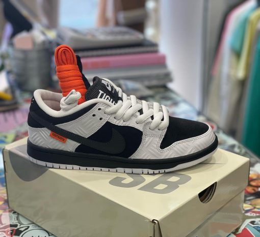 Nike dunk low  Thightbooth