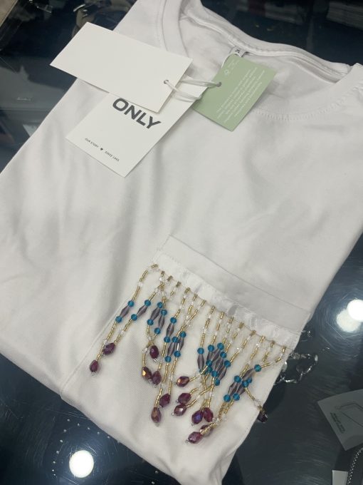 T-shirt Only con applicazioni al taschino - immagine 4
